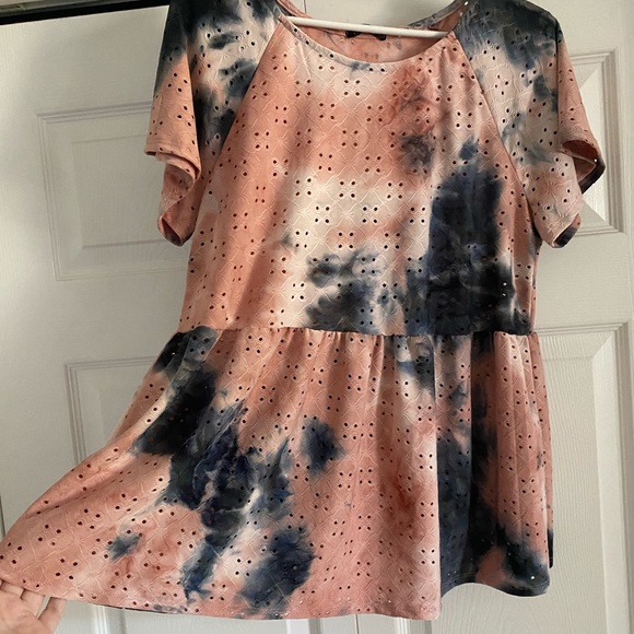 Paper moon eyelet top - Picture 3 of 9